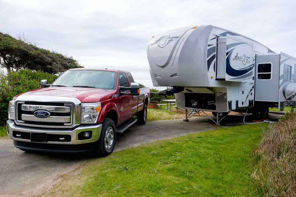 what causes a trailer to sway