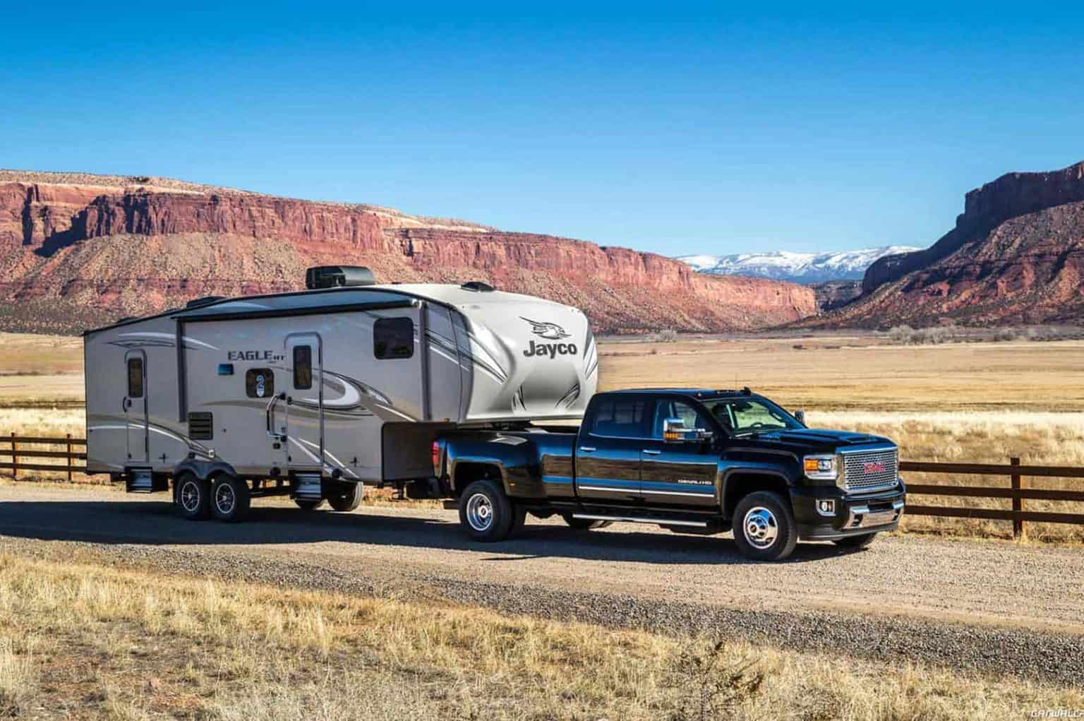 5 Best Fifth Wheel Hitches For Short Bed Trucks in 2024
