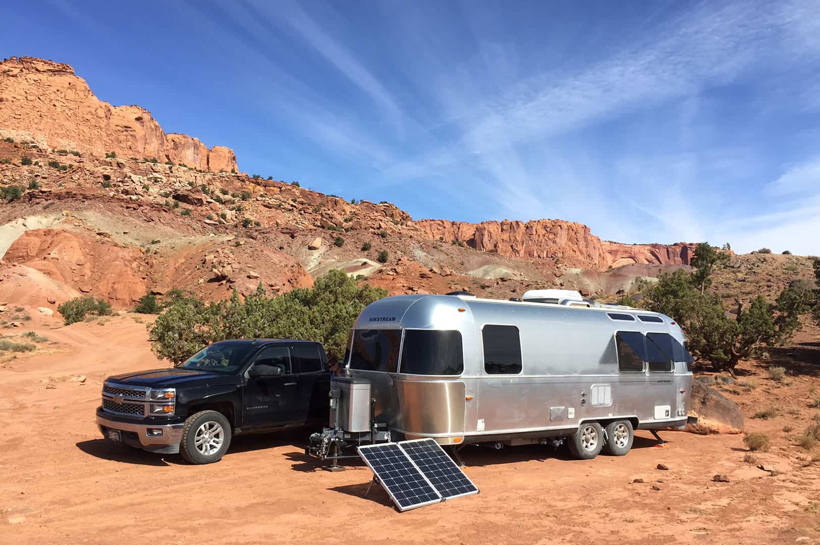 solar powered battery charger for RV